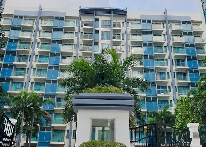 Layover Condotels At Two Palm Tree Aparthotel 3*